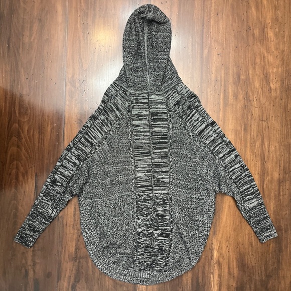 Athleta Hooded Sweater Size Small Gray Heather Casual Athleisure Comfortable EUC - Picture 2 of 15